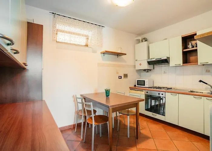 Live In - 2 Private With Bathroom And Wi-fi Lägenhet *